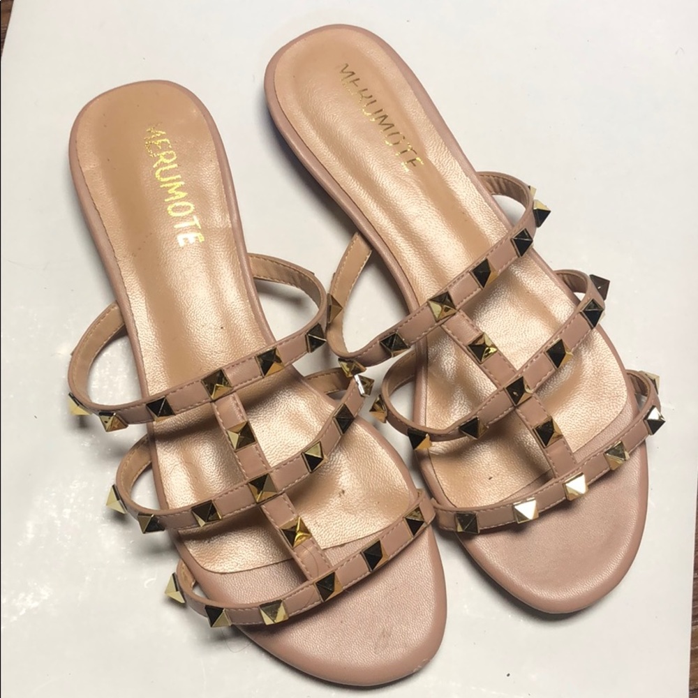 Studded slides